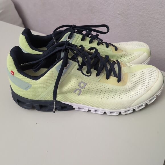 On Running Cloudflow Running Shoes Mens 10.5 Meadow White main image 6